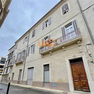 t6 et plus à la vente -   30000  NIMES, surface 152 m2 vente t6 et plus - UBI481085420